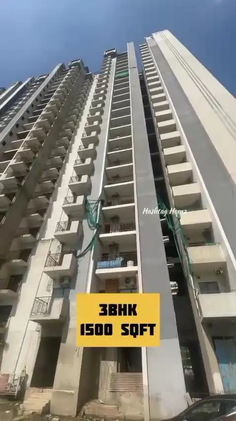 LUXURY 2 AND 3 BHK FLAT IN AQUA GARDEN  NOIDA EXTENSION